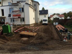 Außenanlage an einem Mehrfamilienhaus, Dirk Prothmann Garten- und Landschaftsbau, Hille