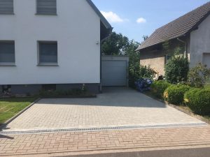 Pflasterarbeiten mit Betonpflastersteinen, Dirk Prothmann Garten- und Landschaftsbau, Hille