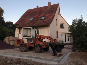 Parkflächen an einem Zweifamilienhaus, Dirk Prothmann Garten- und Landschaftsbau, Hille