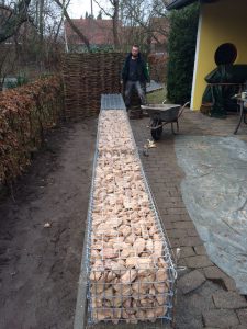 Gabionen mit Sitzfläche, Dirk Prothmann Garten- und Landschaftsbau, Hille