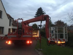 Baumfällung mit Hubsteiger, Dirk Prothmann Garten- und Landschaftsbau, Hille