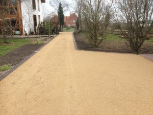 Wassergebundene Wegedecke in beige, Dirk Prothmann Garten- und Landschaftsbau, Hille