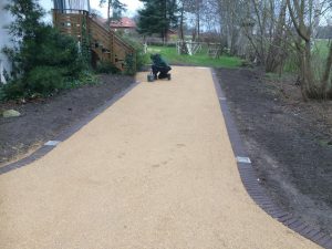 Wassergebundene Wegedecke in beige, Dirk Prothmann Garten- und Landschaftsbau, Hille