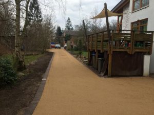 Wassergebundene Wegedecke in beige, Dirk Prothmann Garten- und Landschaftsbau, Hille